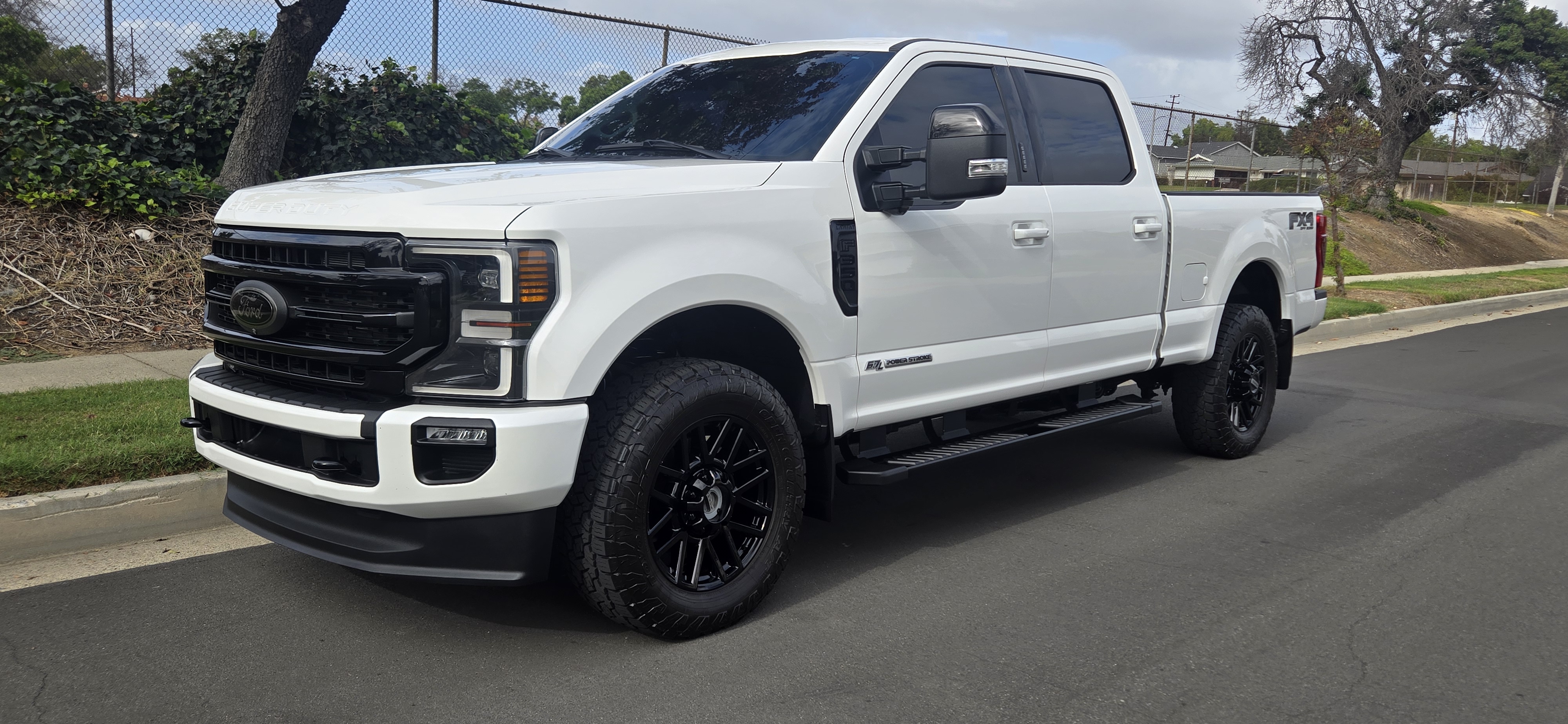Used 2021 Ford F350 Lariat AWD/4WD image 2