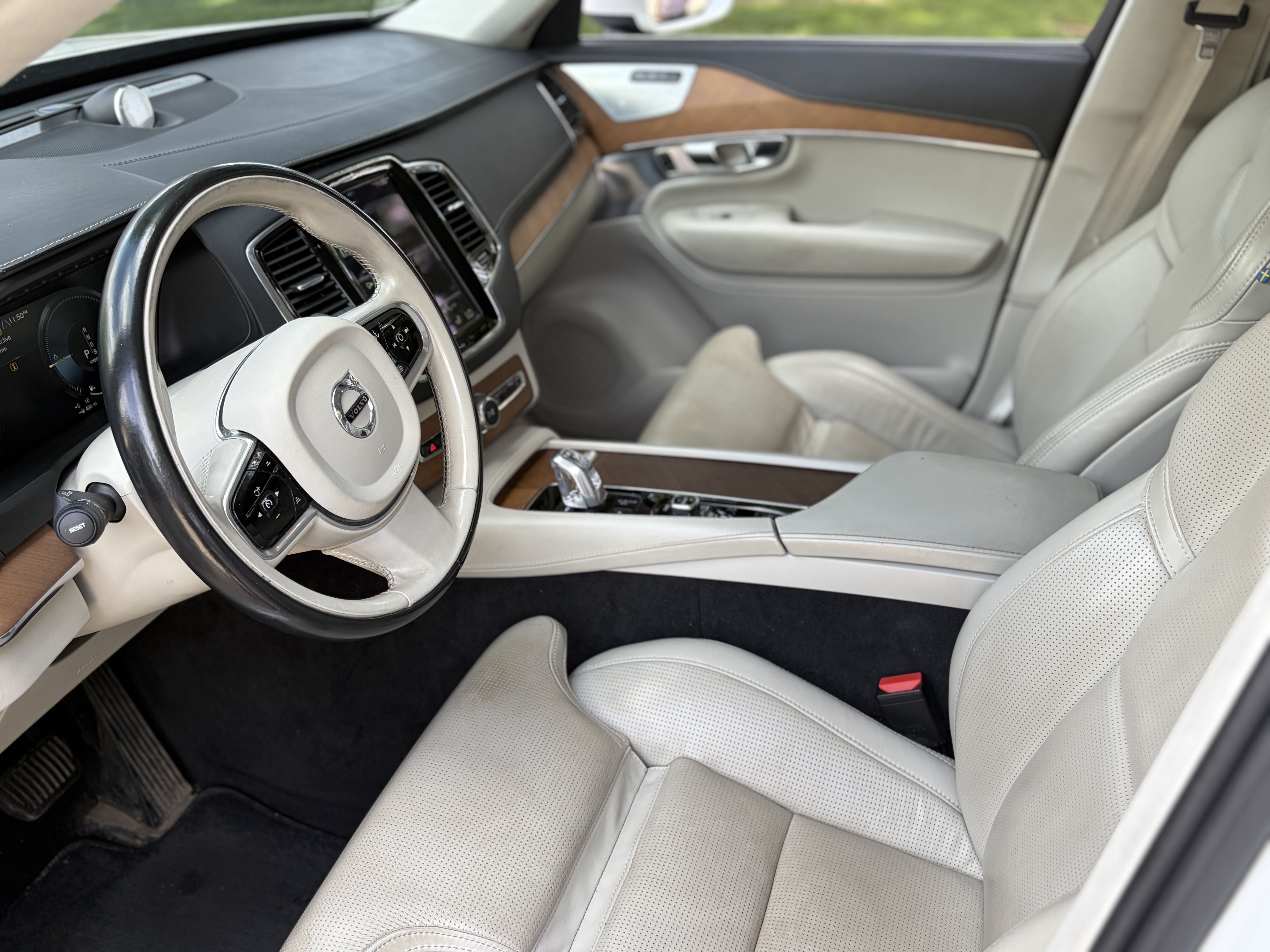 Used 2017 Volvo XC90 T8 Inscription AWD/4WD image 6