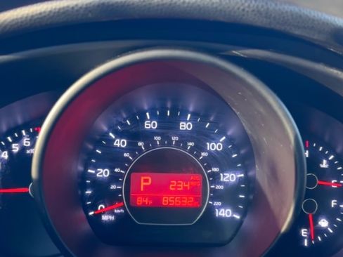 Used 2016 Kia Soul FWD image 11