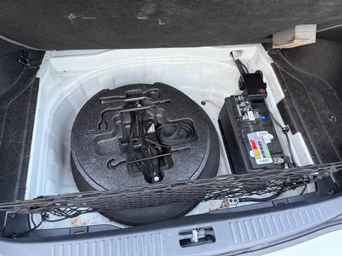 Used 2013 Hyundai Genesis 3.8 image 31