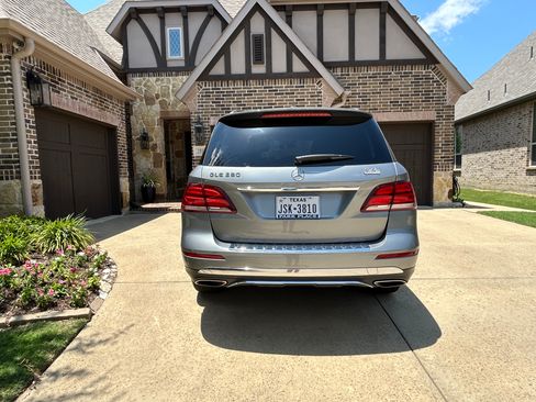 Used 2016 Mercedes-Benz GLE 350 image 2