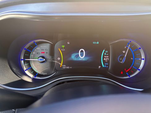 Used 2020 Chrysler Pacifica Limited w/ Advanced Safetytec Group image 14