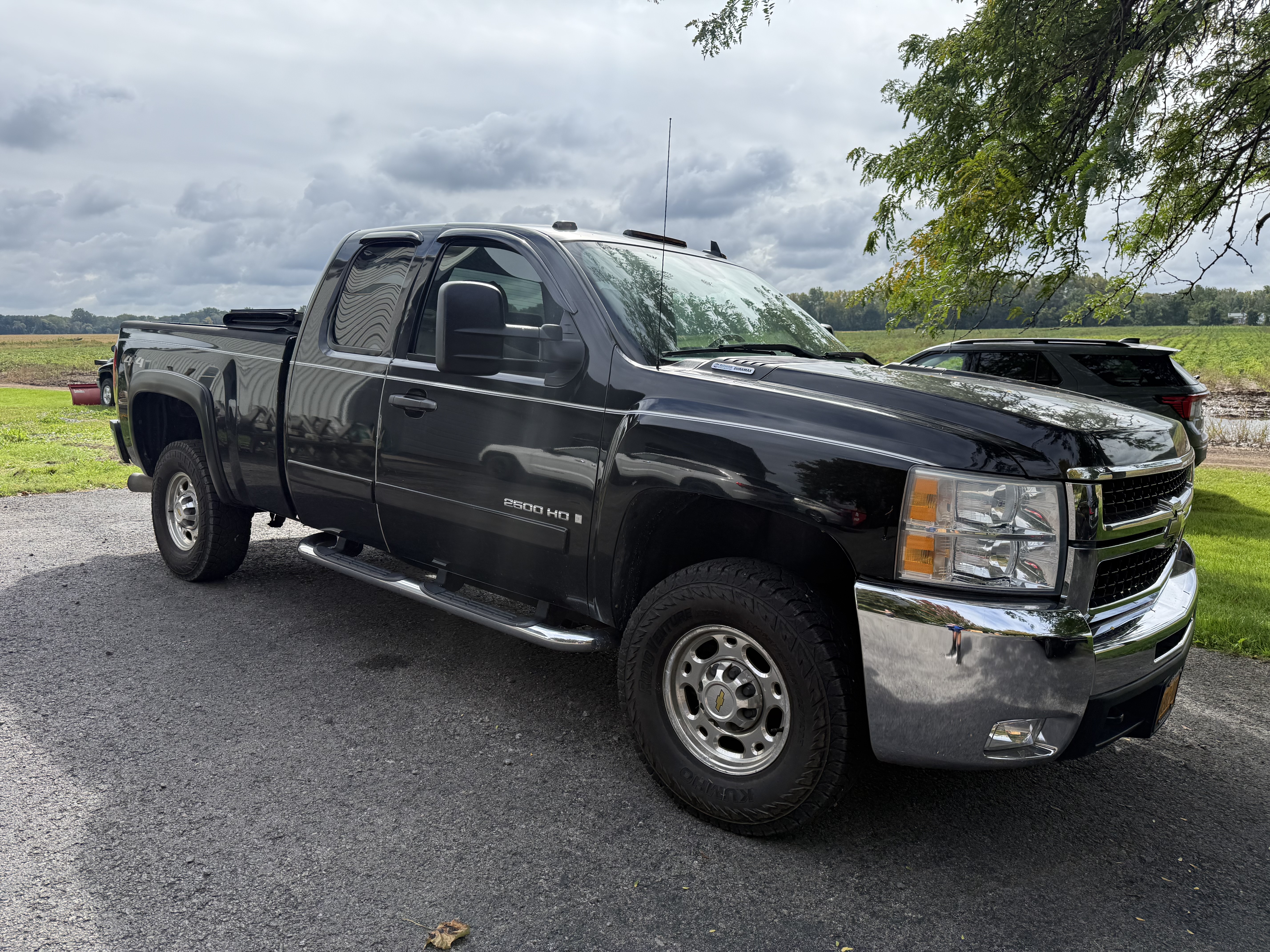 Used 2007 Chevrolet Silverado 2500 LT w/ 2LT Audio Package AWD/4WD image 4