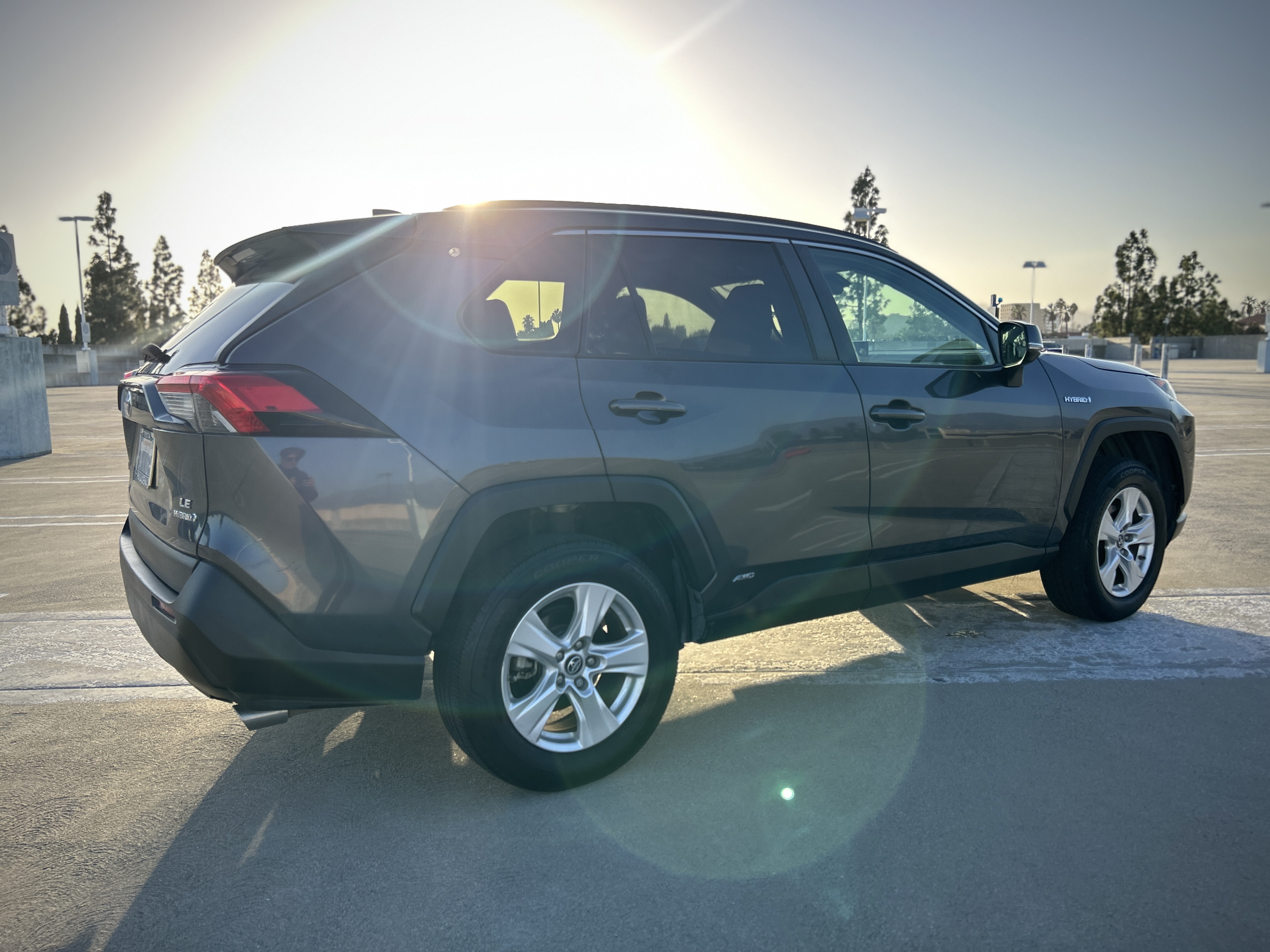 Used 2019 Toyota RAV4 LE AWD/4WD image 10
