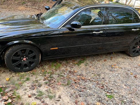 Used 2005 Jaguar XJ8 image 2