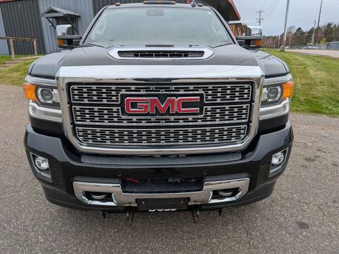 Used 2018 GMC Sierra 2500 Denali w/ Duramax Plus Package image 8