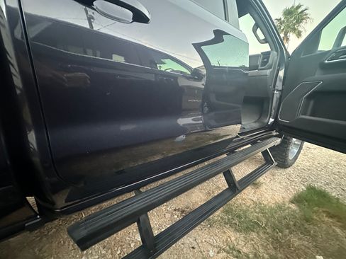 Used 2022 Chevrolet Silverado 1500 LT AWD/4WD image 17