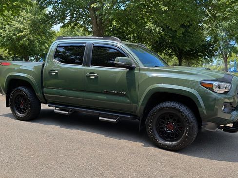 Used 2022 Toyota Tacoma TRD Sport AWD/4WD image 1