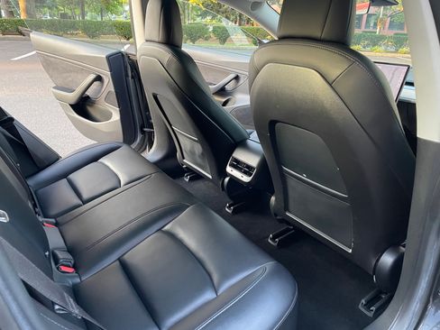 Used 2018 Tesla Model 3 Long Range image 22