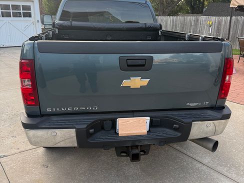 Used 2011 Chevrolet Silverado 2500 LT w/ Convenience Package AWD/4WD image 6