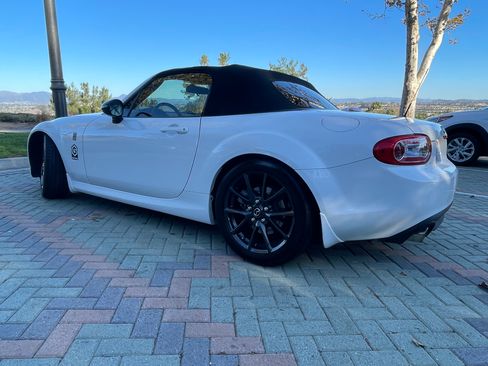 Used 2014 MAZDA MX-5 Miata Club image 4
