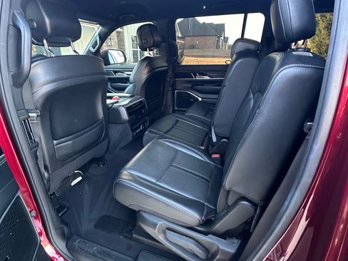 Used 2022 Jeep Wagoneer Series II image 8