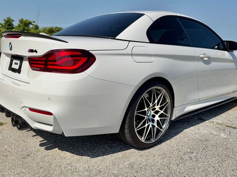 Used 2020 BMW M4 Convertible w/ Competition Package RWD image 29