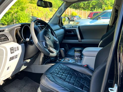 Used 2011 Toyota 4Runner Trail image 12