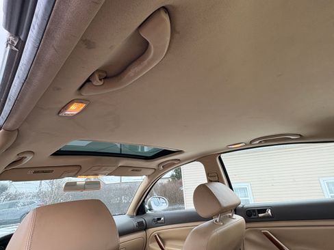 Used 2005 Volkswagen Passat GLS image 11