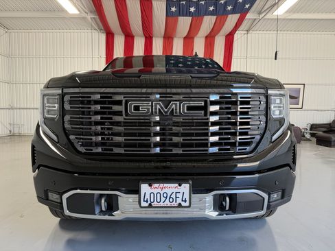 Used 2025 GMC Sierra 1500 Denali Ultimate AWD/4WD image 4