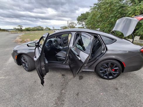 Used 2015 Chrysler 200 S w/ Navigation & Sound Group I image 6