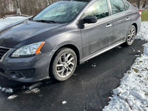 Used 2013 Nissan Sentra SR w/ Premium Pkg image 2