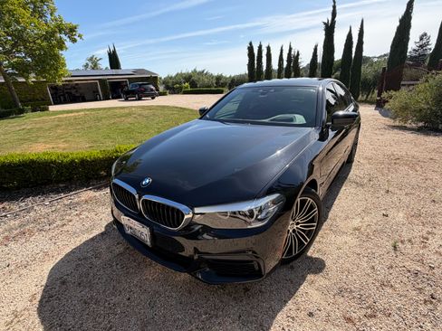 Used 2019 BMW 530e w/ M Sport Package RWD image 9