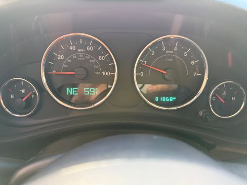 Used 2016 Jeep Wrangler Unlimited Sahara w/ Connectivity Group image 12