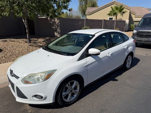 Used 2014 Ford Focus SE FWD image 6