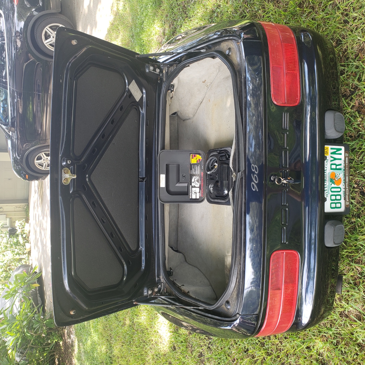 Used 1995 Porsche 968 Cabriolet RWD image 4