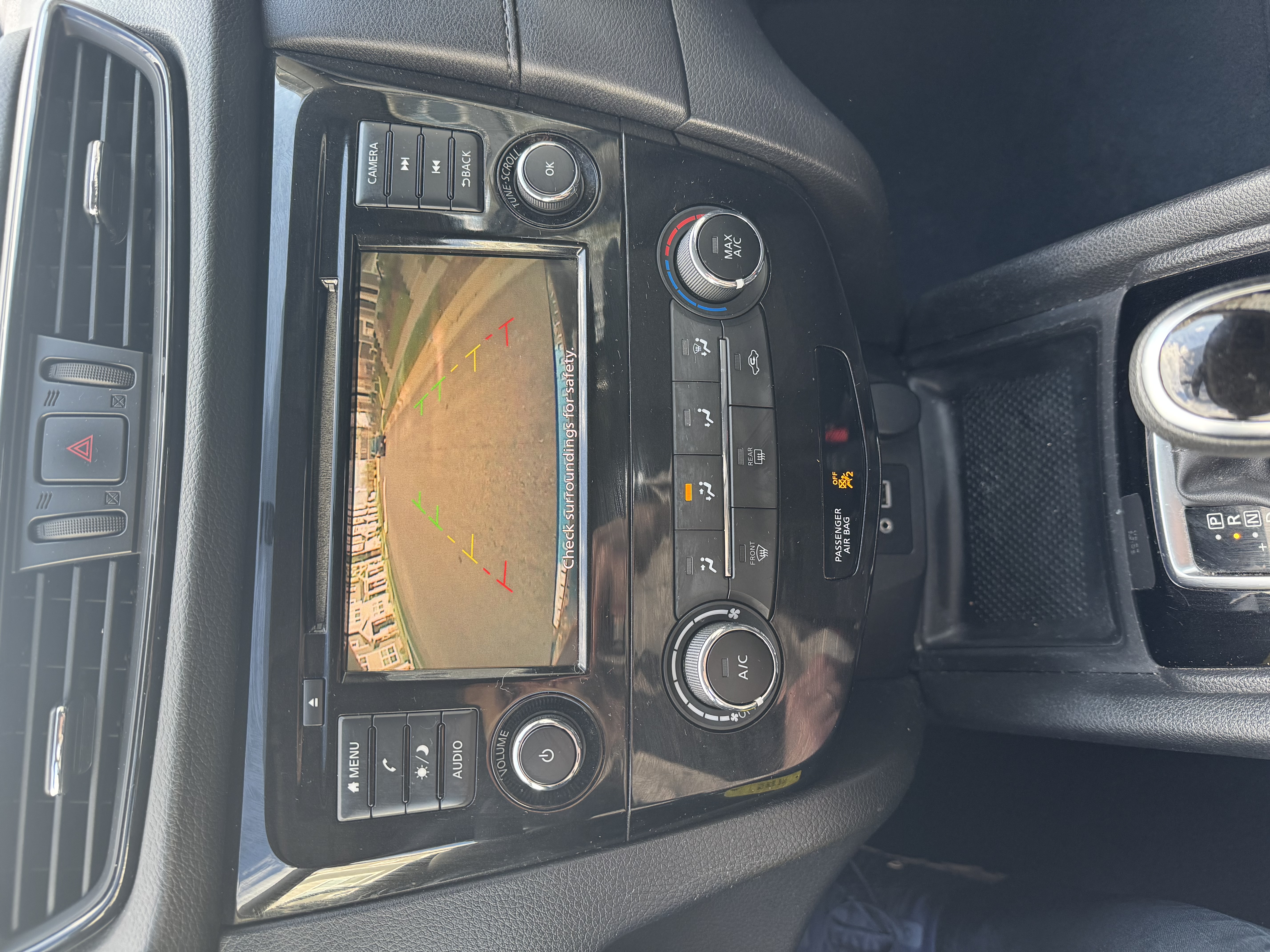 Used 2018 Nissan Rogue S AWD/4WD image 15