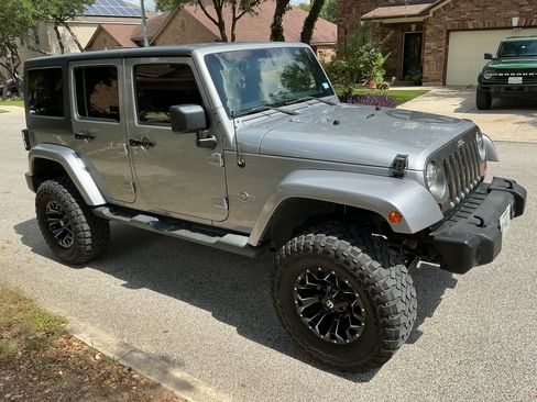 Used 2013 Jeep Wrangler Unlimited Sport AWD/4WD image 2
