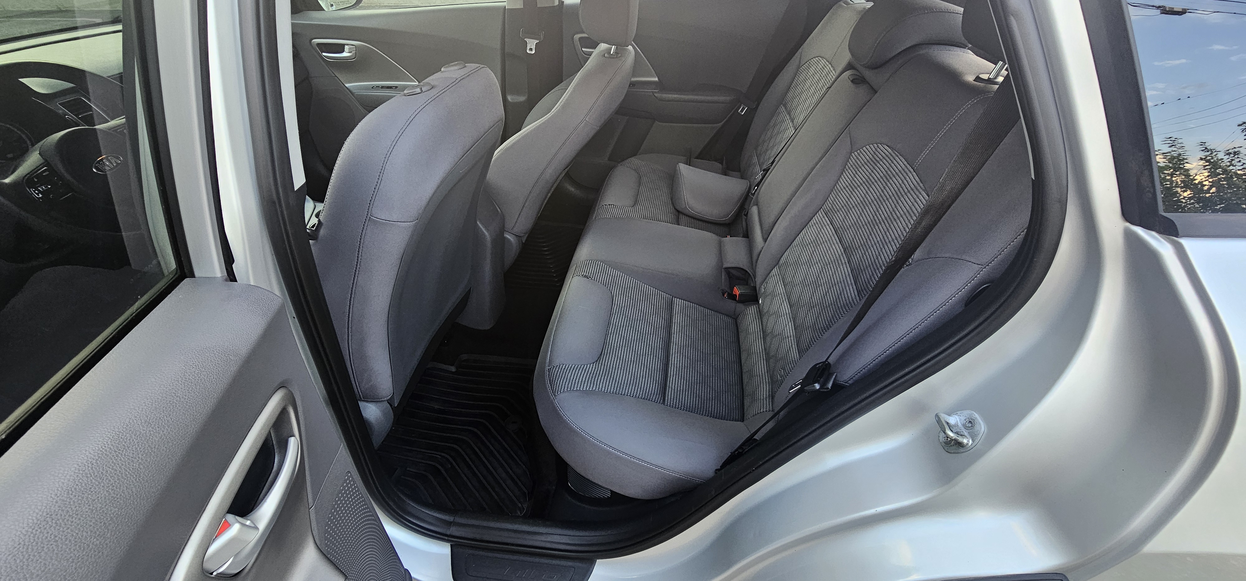 Used 2018 Kia Niro LX FWD image 11