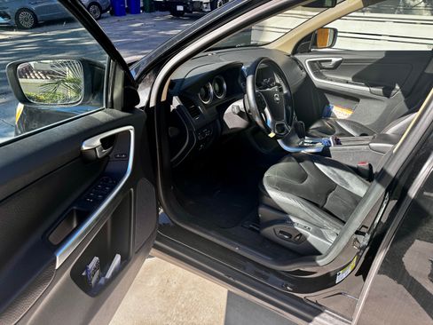 Used 2011 Volvo XC60 3.2 image 6