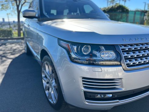 Used 2015 Land Rover Range Rover HSE image 17