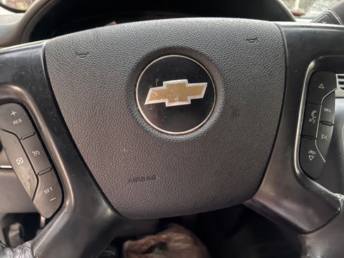 Used 2010 Chevrolet Suburban LS image 13
