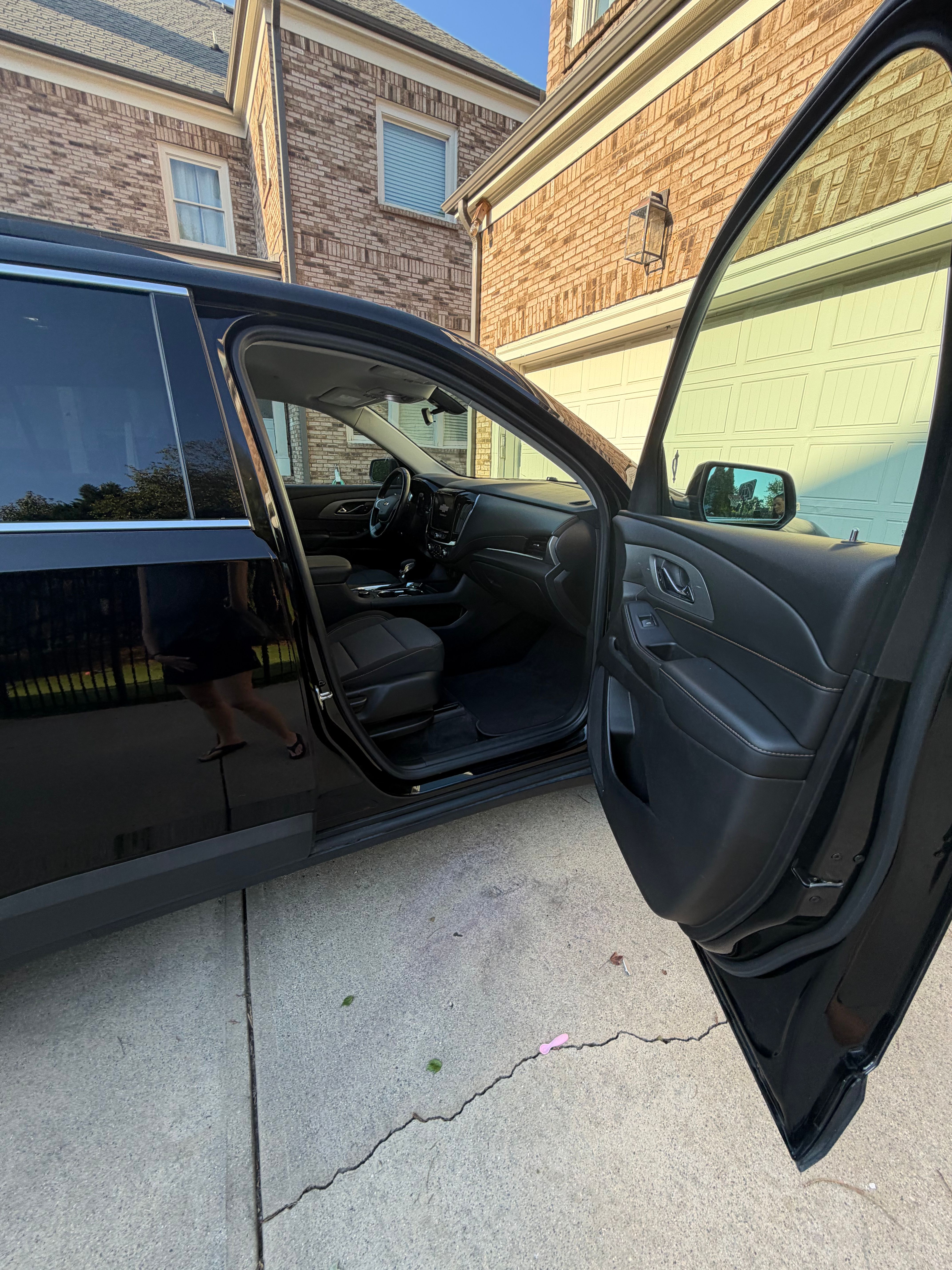 Used 2021 Chevrolet Traverse LT FWD image 23
