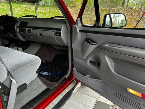 Used 1996 Ford F150 4x4 Regular Cab image 9