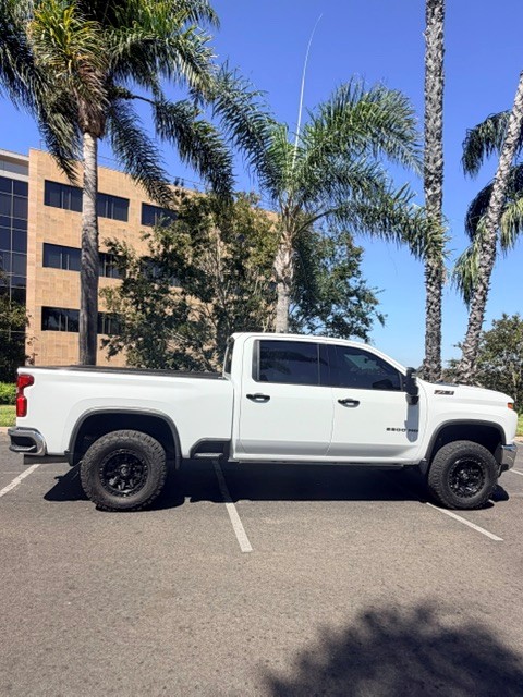 Used 2020 Chevrolet Silverado 2500 LTZ w/ LTZ Premium Package AWD/4WD image 11