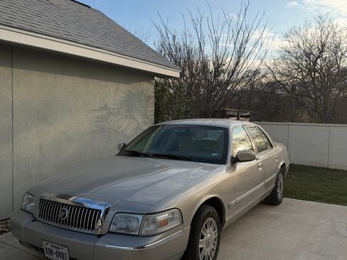 Used 2007 Mercury Grand Marquis GS image 1