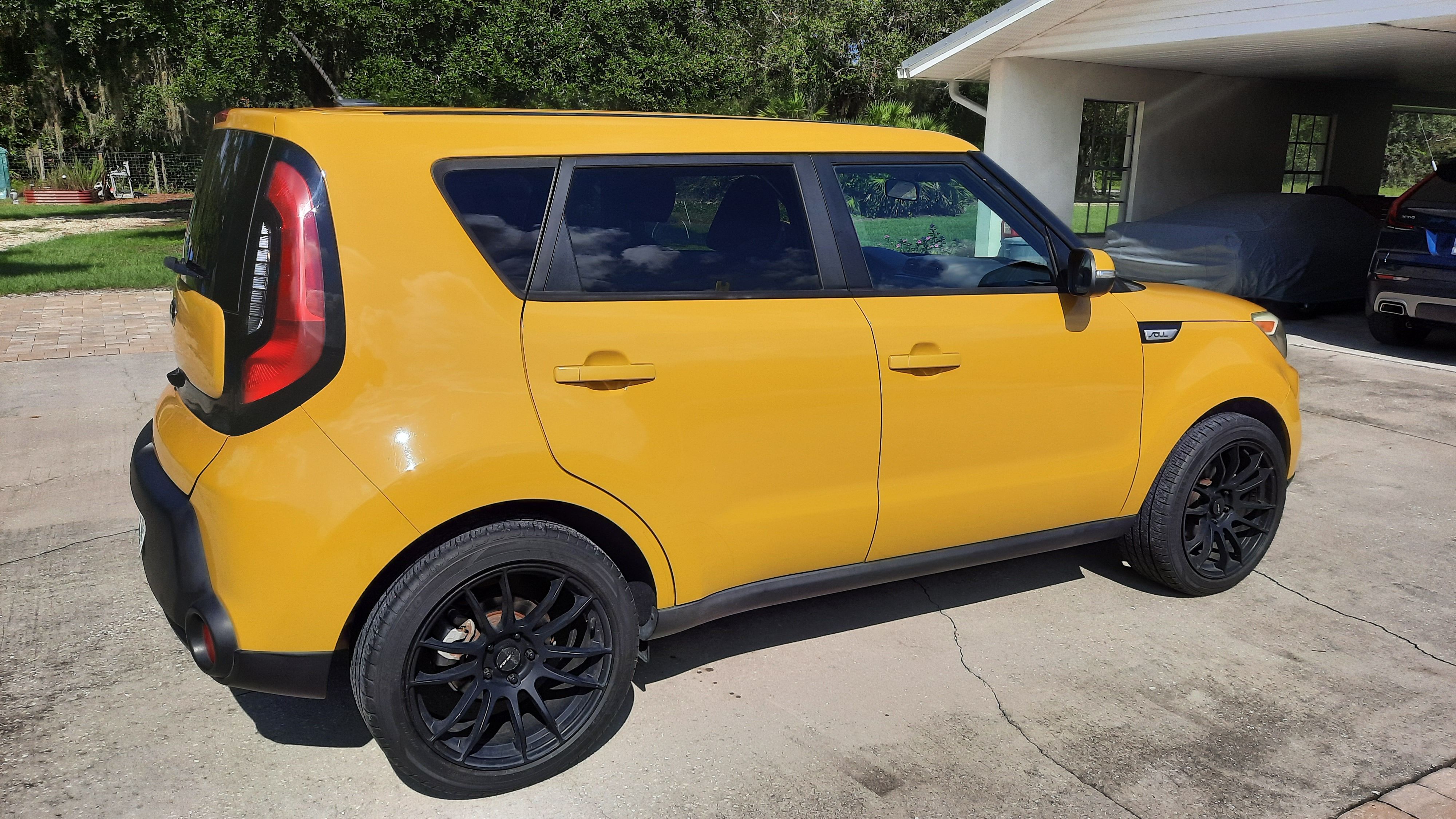 Used 2014 Kia Soul + w/ UVO w/Eservices Package FWD image 8