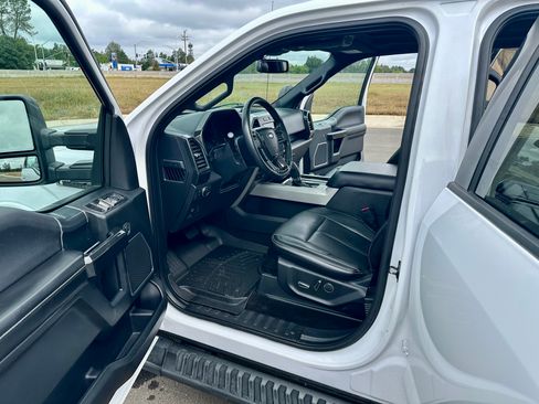 Used 2018 Ford F150 Lariat w/ Equipment Group 502A Luxury AWD/4WD image 18