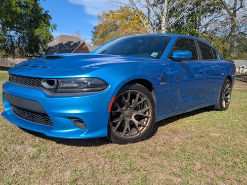 Used 2016 Dodge Charger R/T image 2