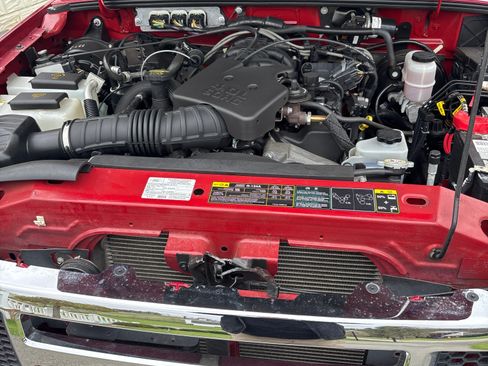 Used 2010 Ford Ranger XLT image 6