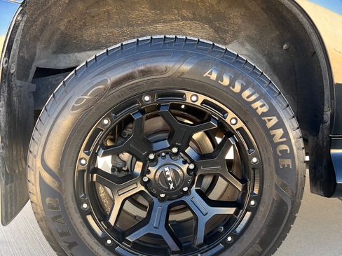 Used 2017 Lexus GX 460 image 24