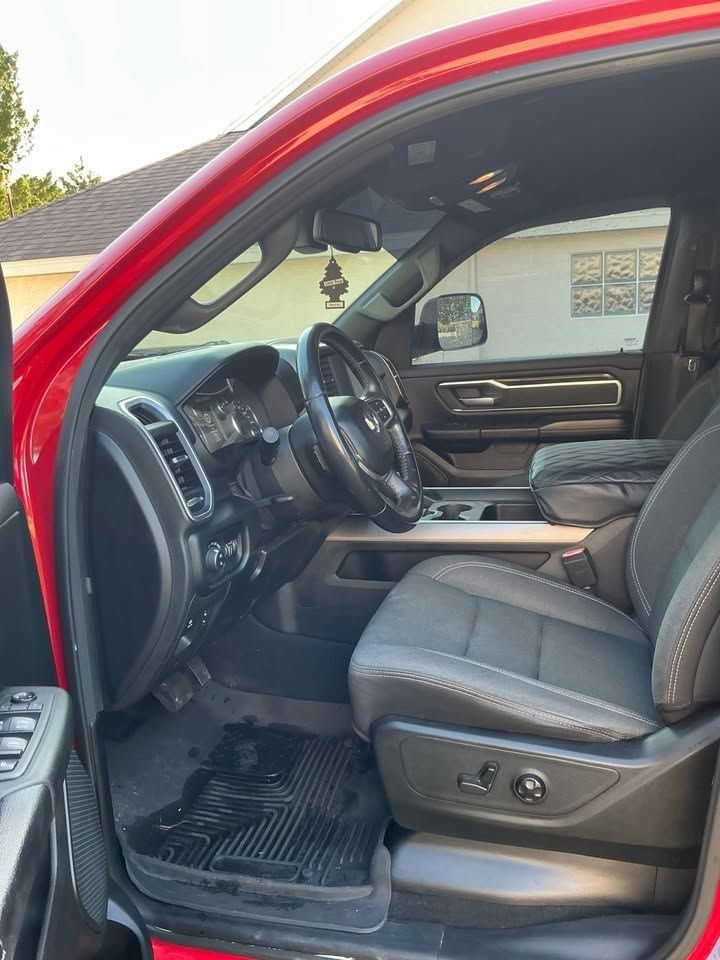 Used 2019 RAM 1500 Big Horn AWD/4WD image 11