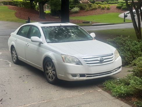 Used 2006 Toyota Avalon Limited FWD image 1