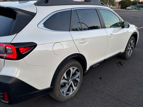 Used 2022 Subaru Outback Limited image 2