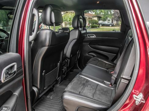 Used 2019 Jeep Grand Cherokee Altitude image 11