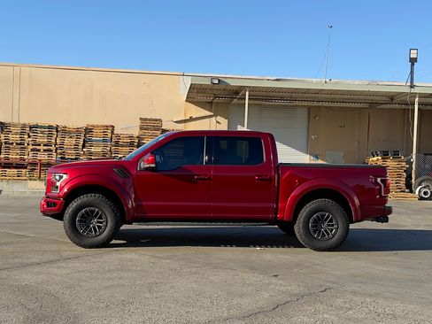 Used 2019 Ford F150 Raptor w/ Equipment Group 802A Luxury AWD/4WD image 2