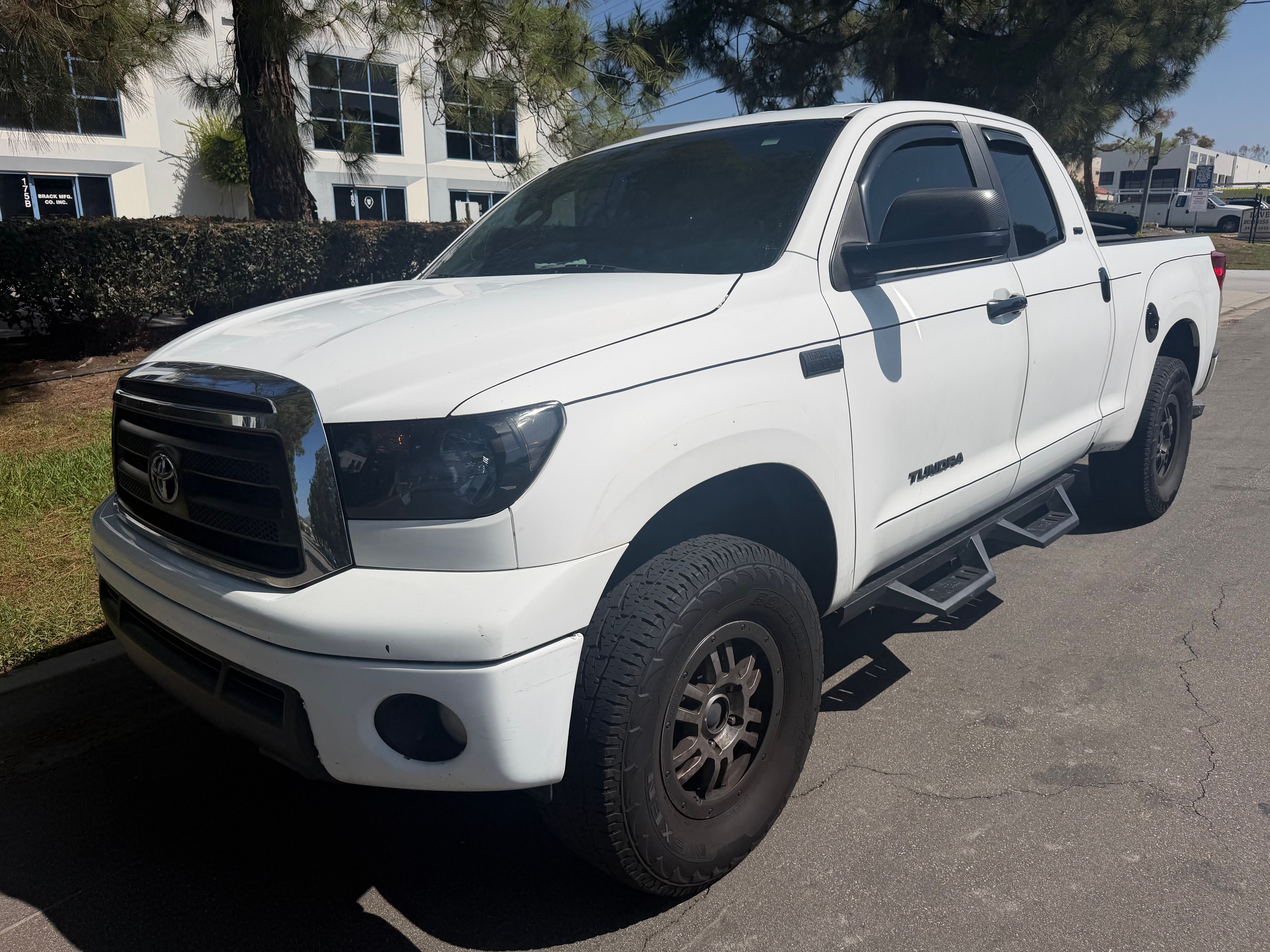 Used 2010 Toyota Tundra 4x4 Double Cab w/ TRD Off-Road Pkg image 1