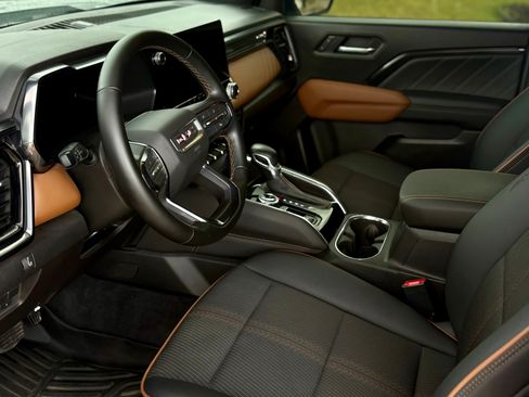 Used 2026 GMC Canyon AT4 AWD/4WD image 8