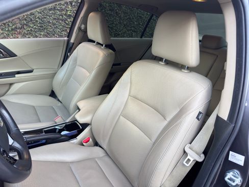 Used 2017 Honda Accord EX-L image 14