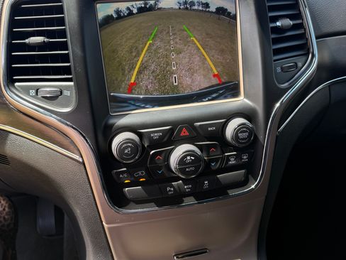 Used 2014 Jeep Grand Cherokee Limited w/ Luxury Group II image 6